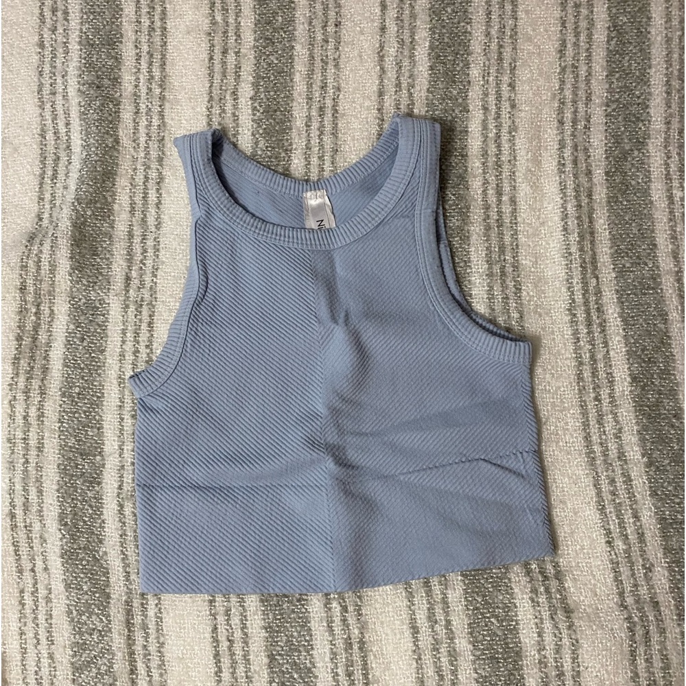 super cute baby blue workout top, can also be used as swim top!🌴👚🌊